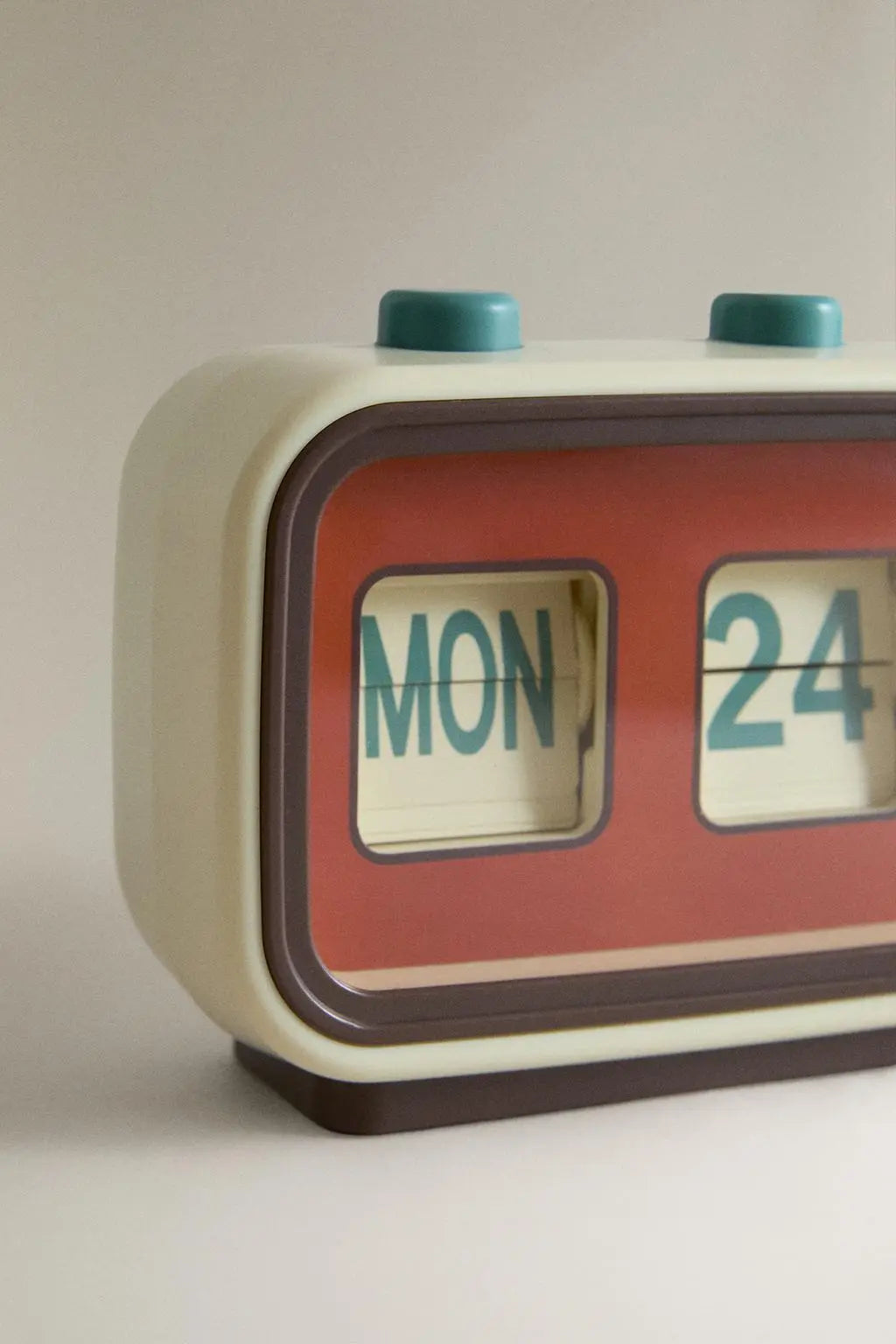 ZARA Alarm Flip Calendar Clock Time Will Flip