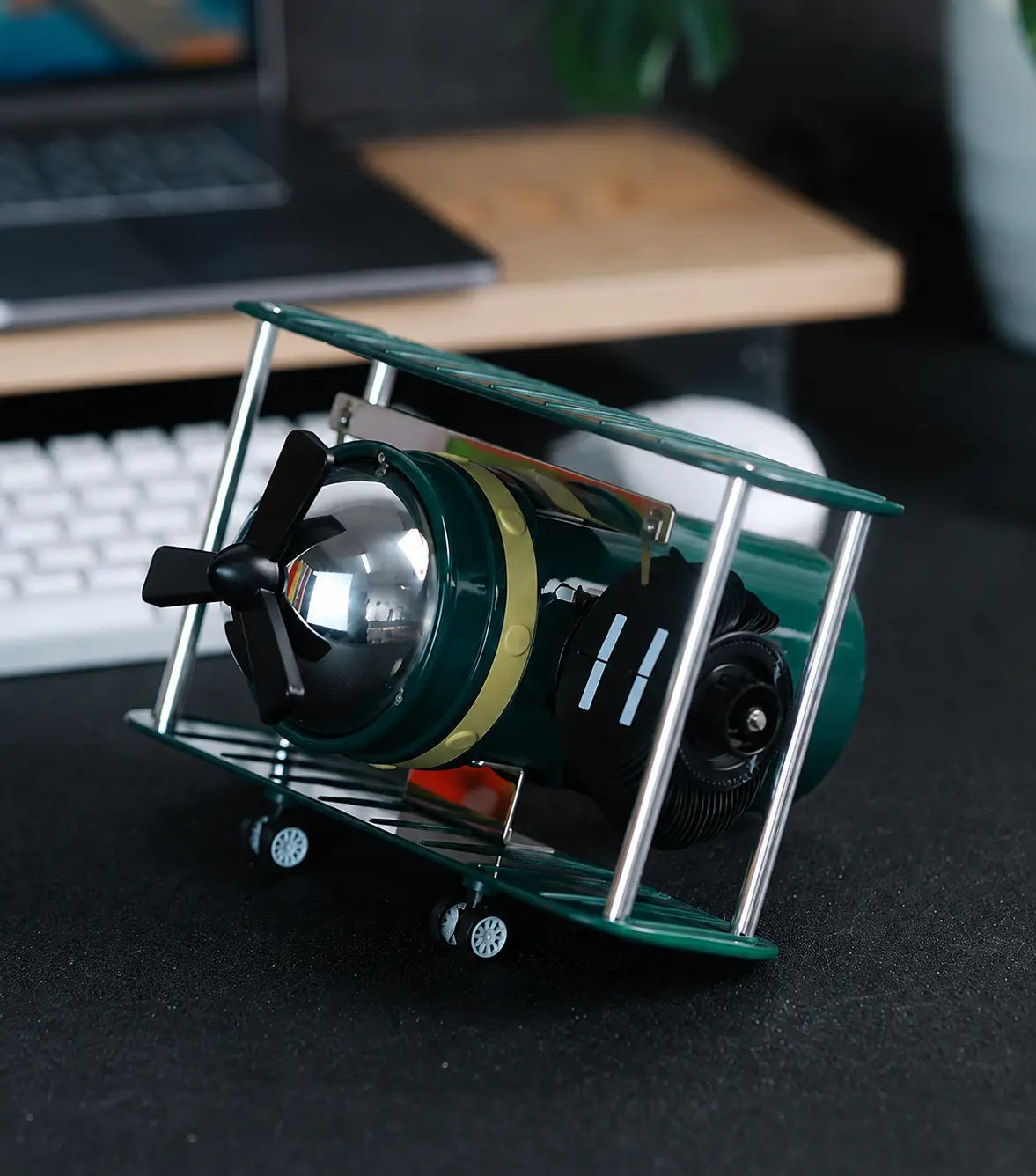 Aviator Propeller Flip Clock Time Will Flip