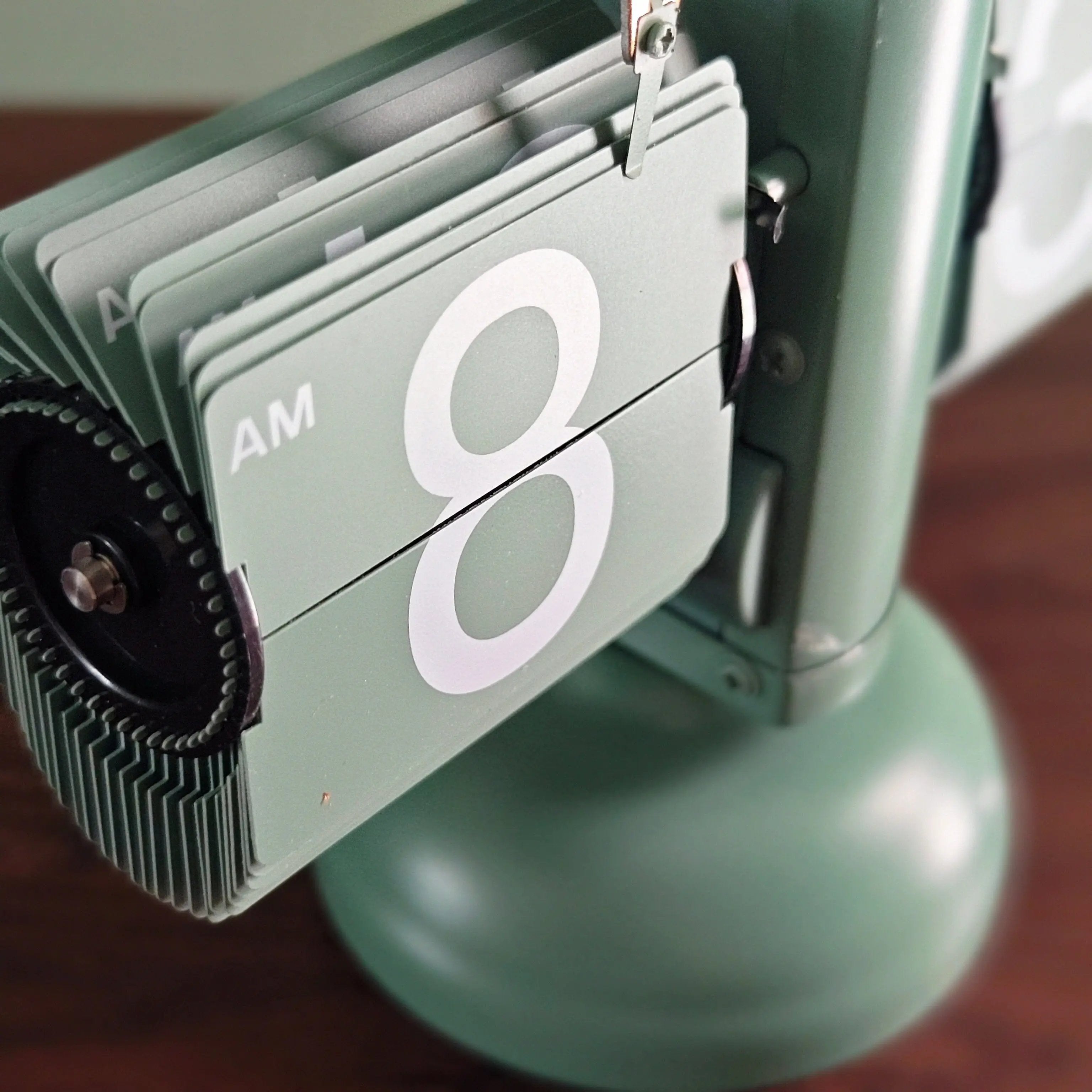 MIDCLOCK Home Decor Flip Clock Time Will Flip