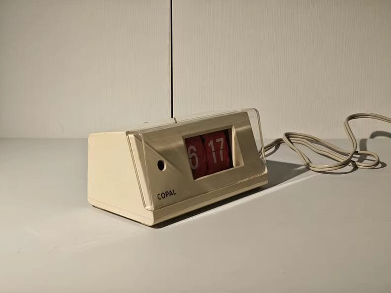 1977 Japanese COPAL Flip Clock AP-112 Table Clock Time Will Flip