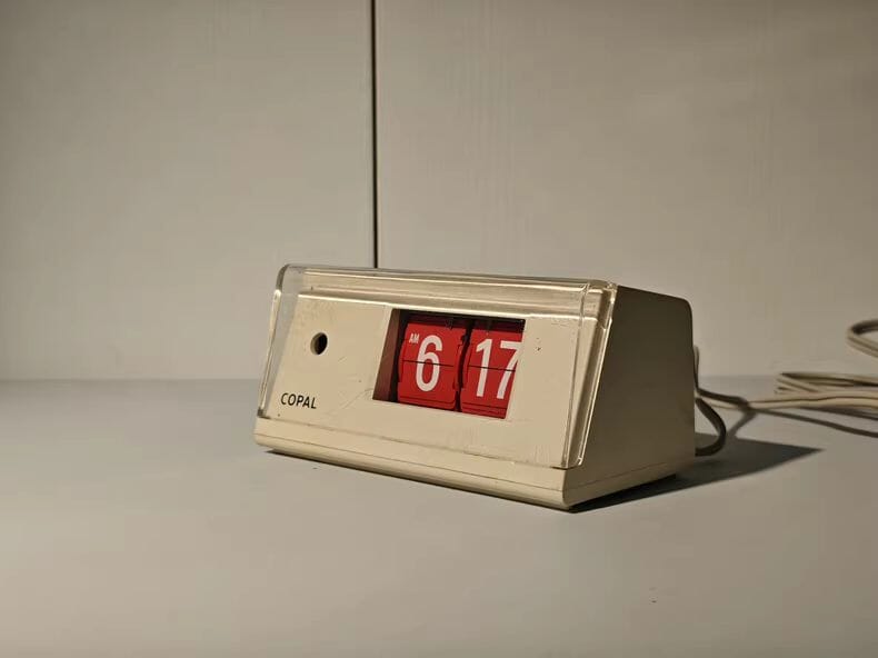 1977 Japanese COPAL Flip Clock AP-112 Table Clock Time Will Flip
