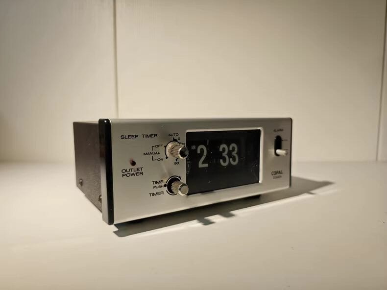 1979 Japan COPAL Flip Clock (second hand) Table Clock Time Will Flip