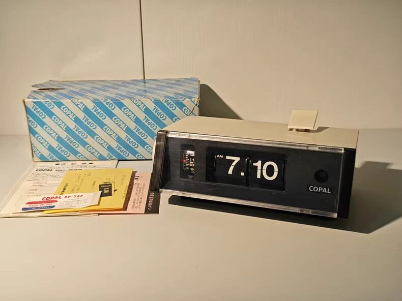 1979 Japan COPAL Flip Clock(second hand) Table Clock Time Will Flip