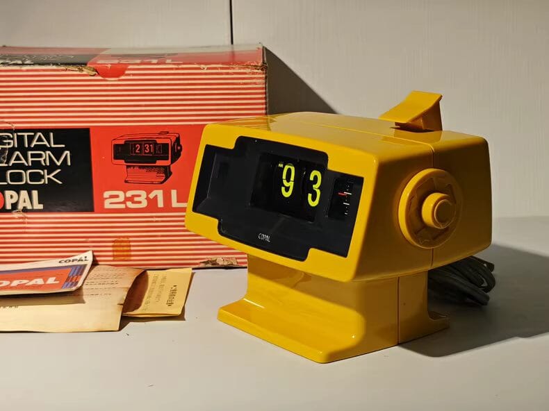 Rare 1979 Japan COPAL Flip Clock (second hand) Table Clock Time Will Flip