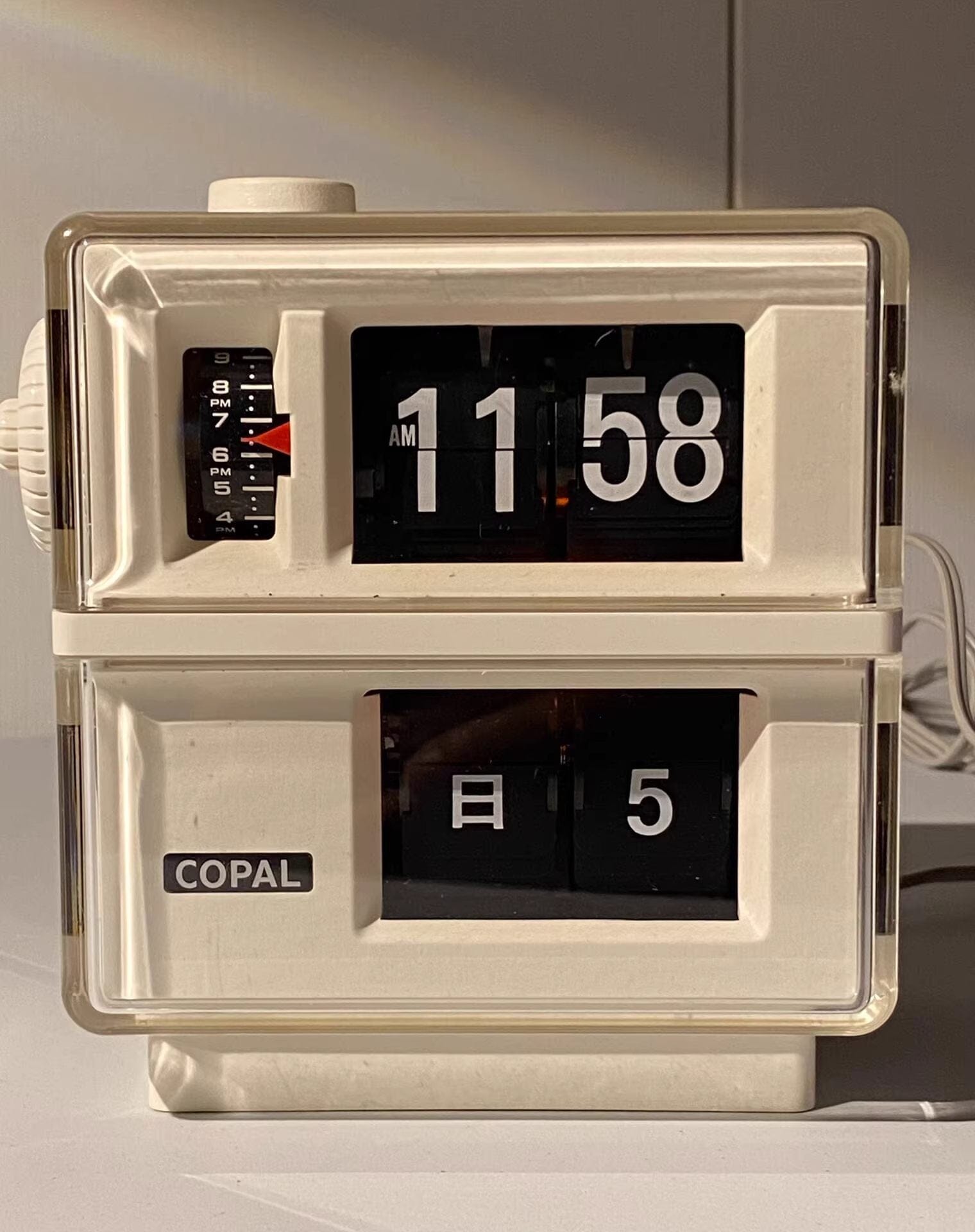 COPAL Flip Clock DP-180 (second hand) Table Clock Time Will Flip