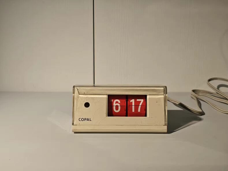 1977 Japanese COPAL Flip Clock AP-112 Table Clock Time Will Flip