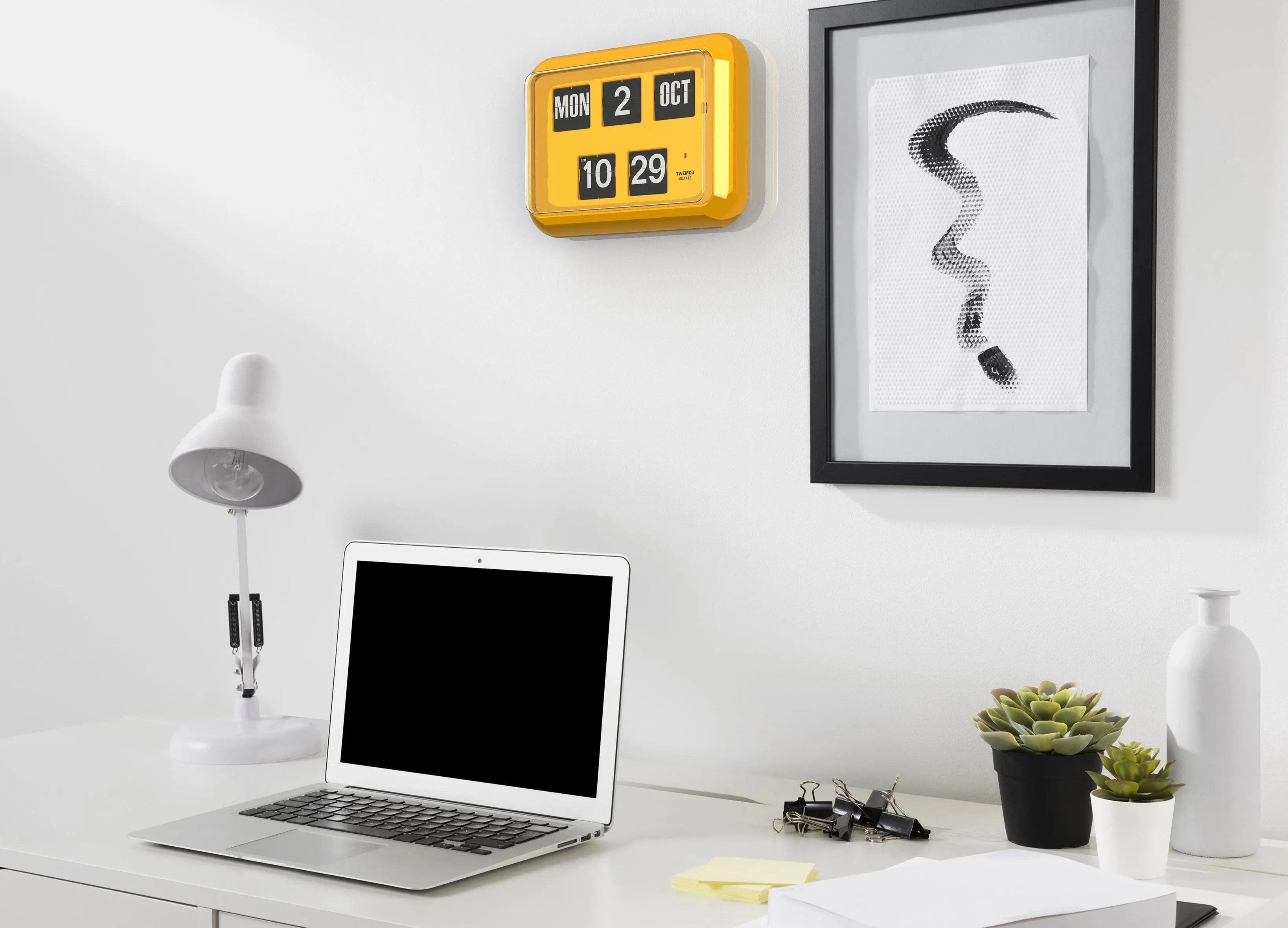 TWEMCO Calendar Flip Clock QD-35 Wall Clock TWEMCO