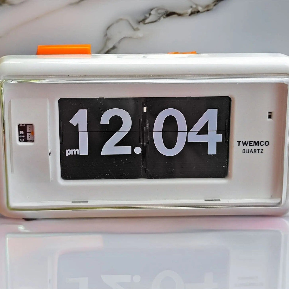 Twemco Flip Clock Stylish for Modern Homes Time Keeping – Time Will Flip