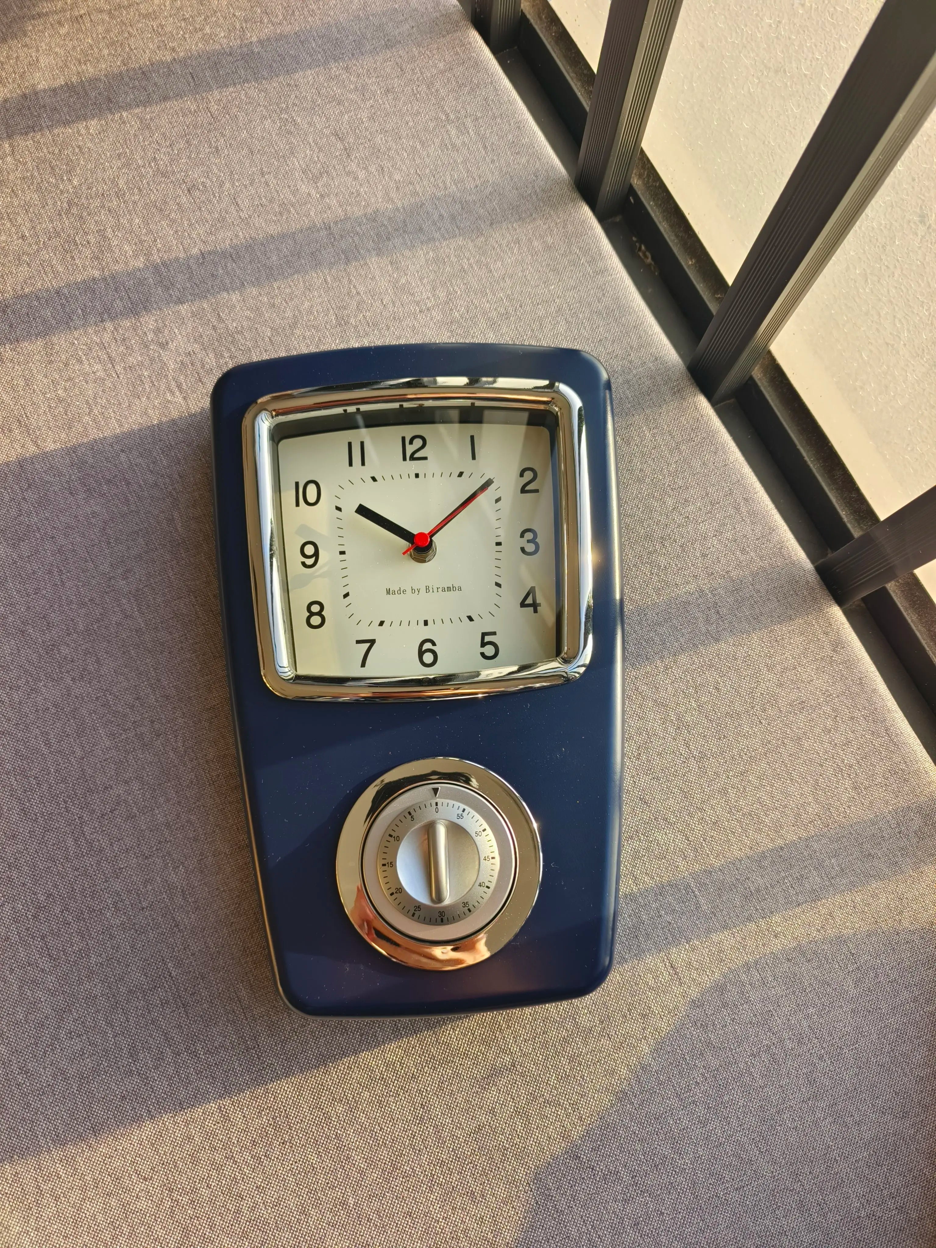 Japanese-Style Biramba Silent Iron Shell Clock Time Will Flip
